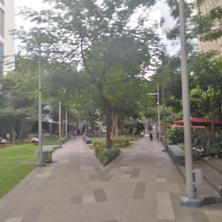 2 Bedrooms Units Forbes Area 5Th Avenue Bgc Center Manila Ngoại thất bức ảnh