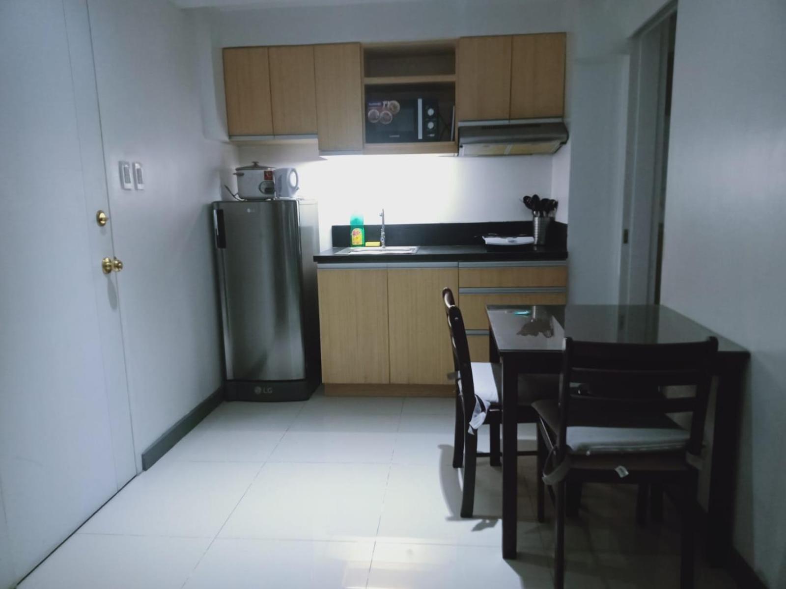 2 Bedrooms Units Forbes Area 5Th Avenue Bgc Center Manila Ngoại thất bức ảnh
