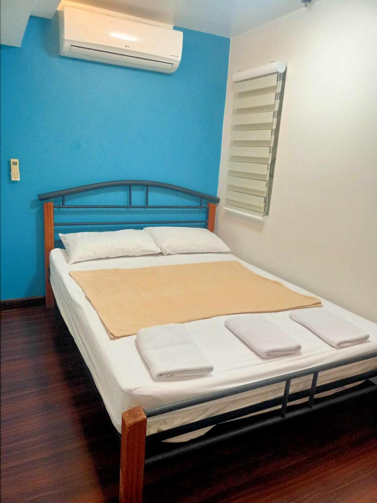 2 Bedrooms Units Forbes Area 5Th Avenue Bgc Center Manila Ngoại thất bức ảnh