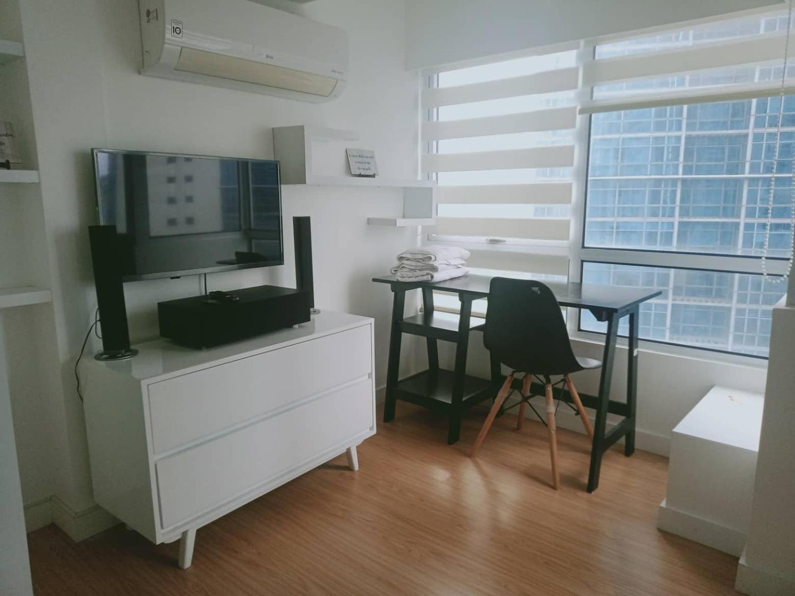 2 Bedrooms Units Forbes Area 5Th Avenue Bgc Center Manila Ngoại thất bức ảnh