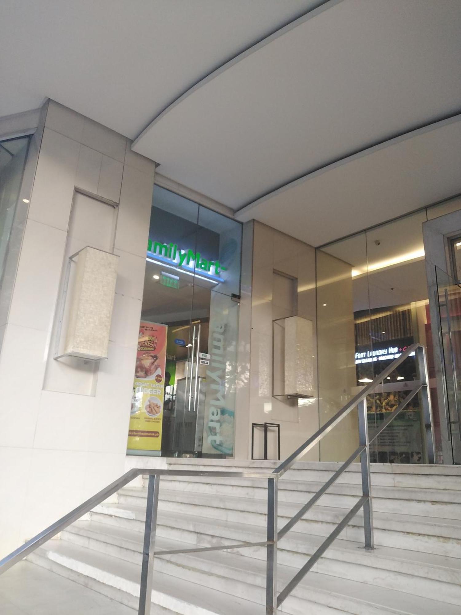 2 Bedrooms Units Forbes Area 5Th Avenue Bgc Center Manila Ngoại thất bức ảnh