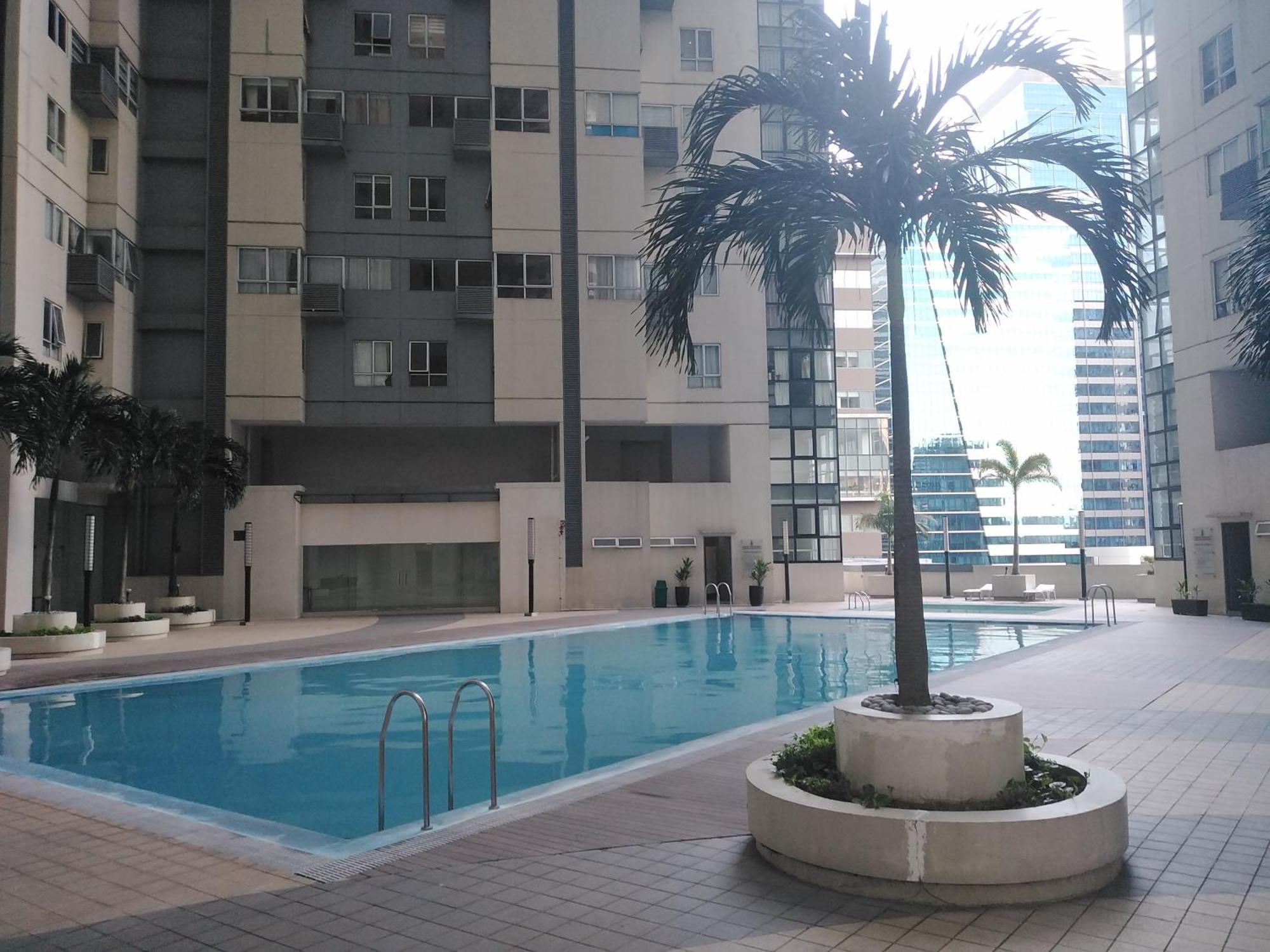 2 Bedrooms Units Forbes Area 5Th Avenue Bgc Center Manila Ngoại thất bức ảnh