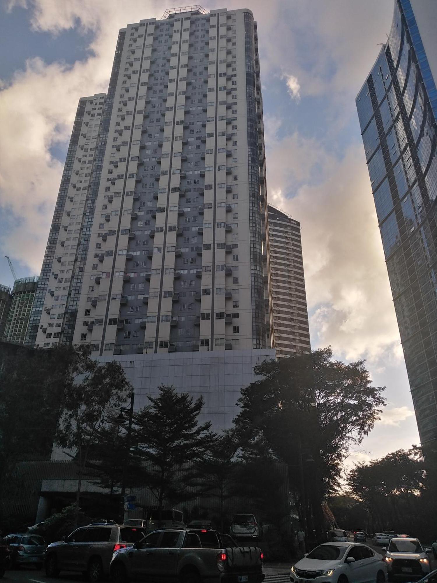 2 Bedrooms Units Forbes Area 5Th Avenue Bgc Center Manila Ngoại thất bức ảnh
