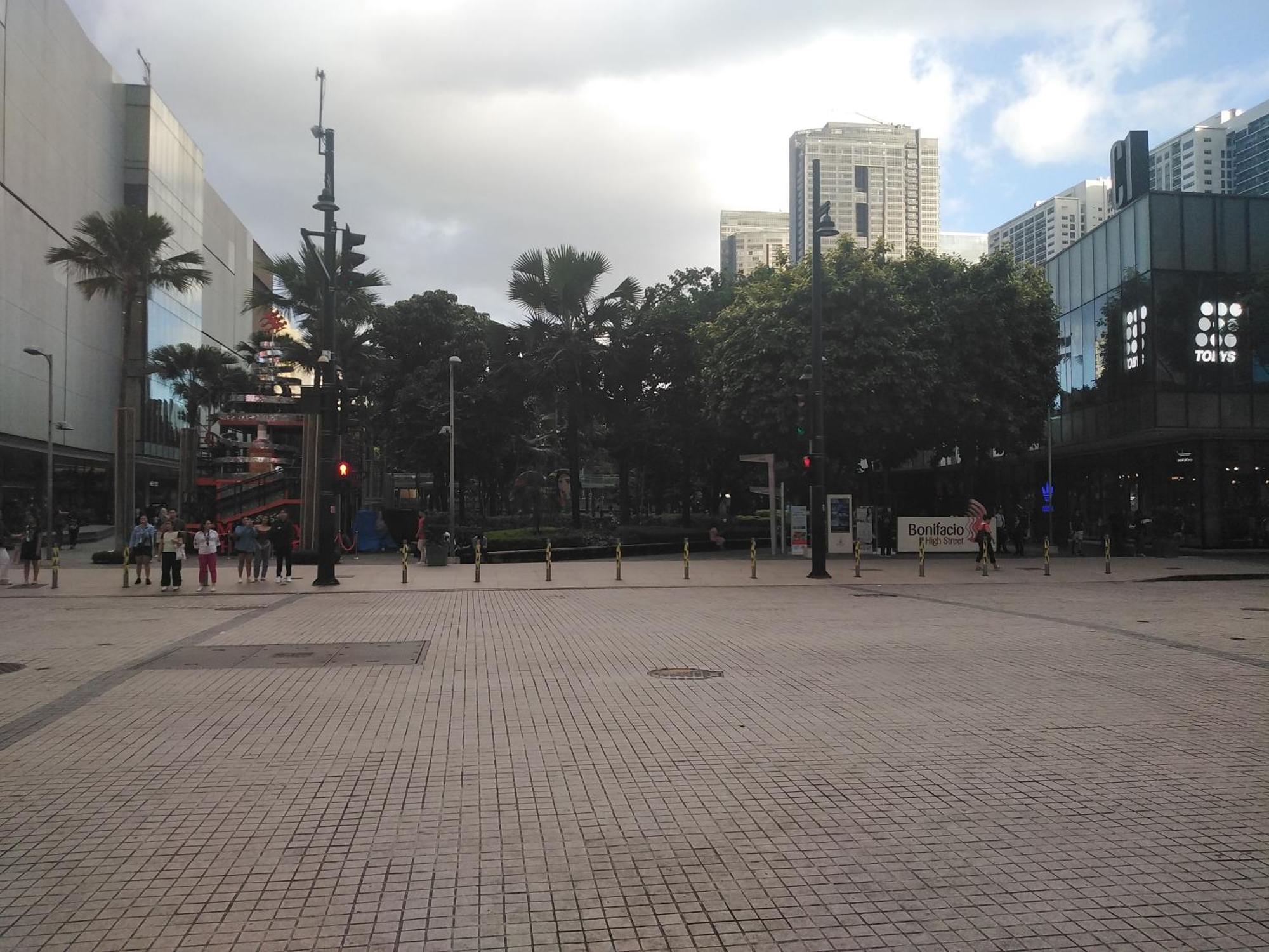 2 Bedrooms Units Forbes Area 5Th Avenue Bgc Center Manila Ngoại thất bức ảnh